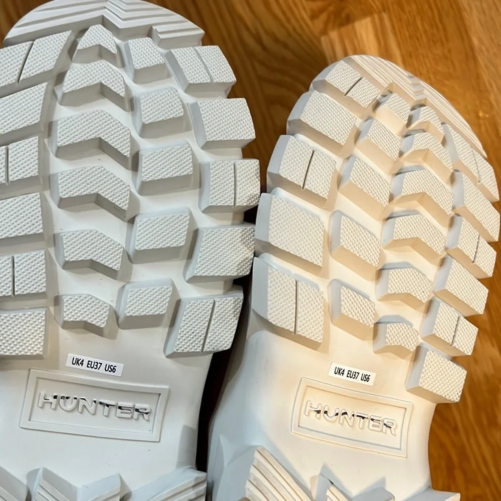 Hunter Intrepid Tall Snow Boots Size 6 NWT